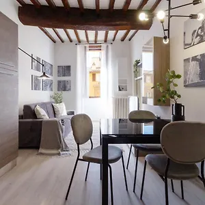  Apartment Lovely Modern Flat In The Heart Of